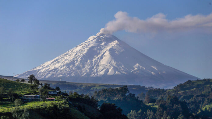 Cotopaxi_Ecuador